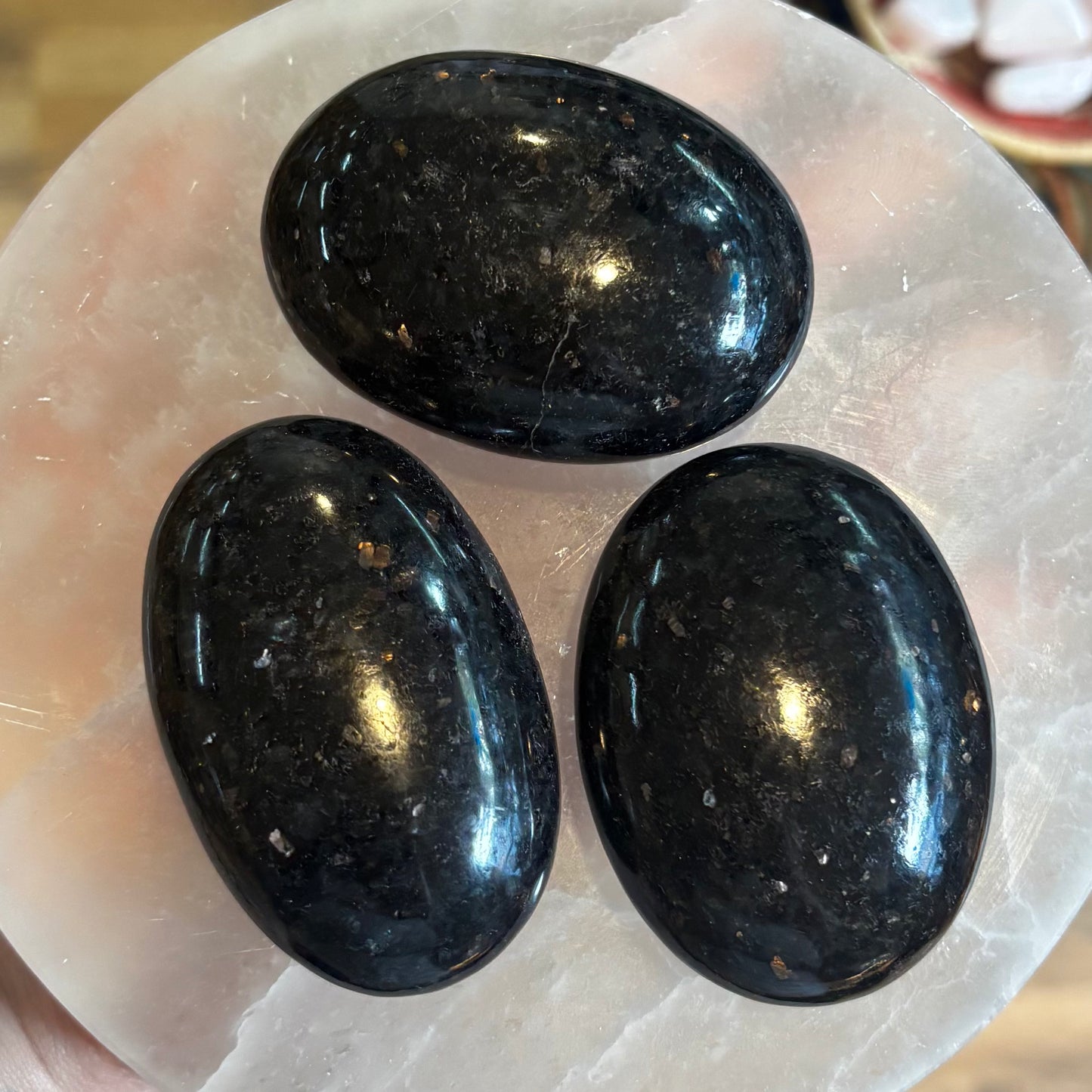 Nuumite Heart/Palm Stone